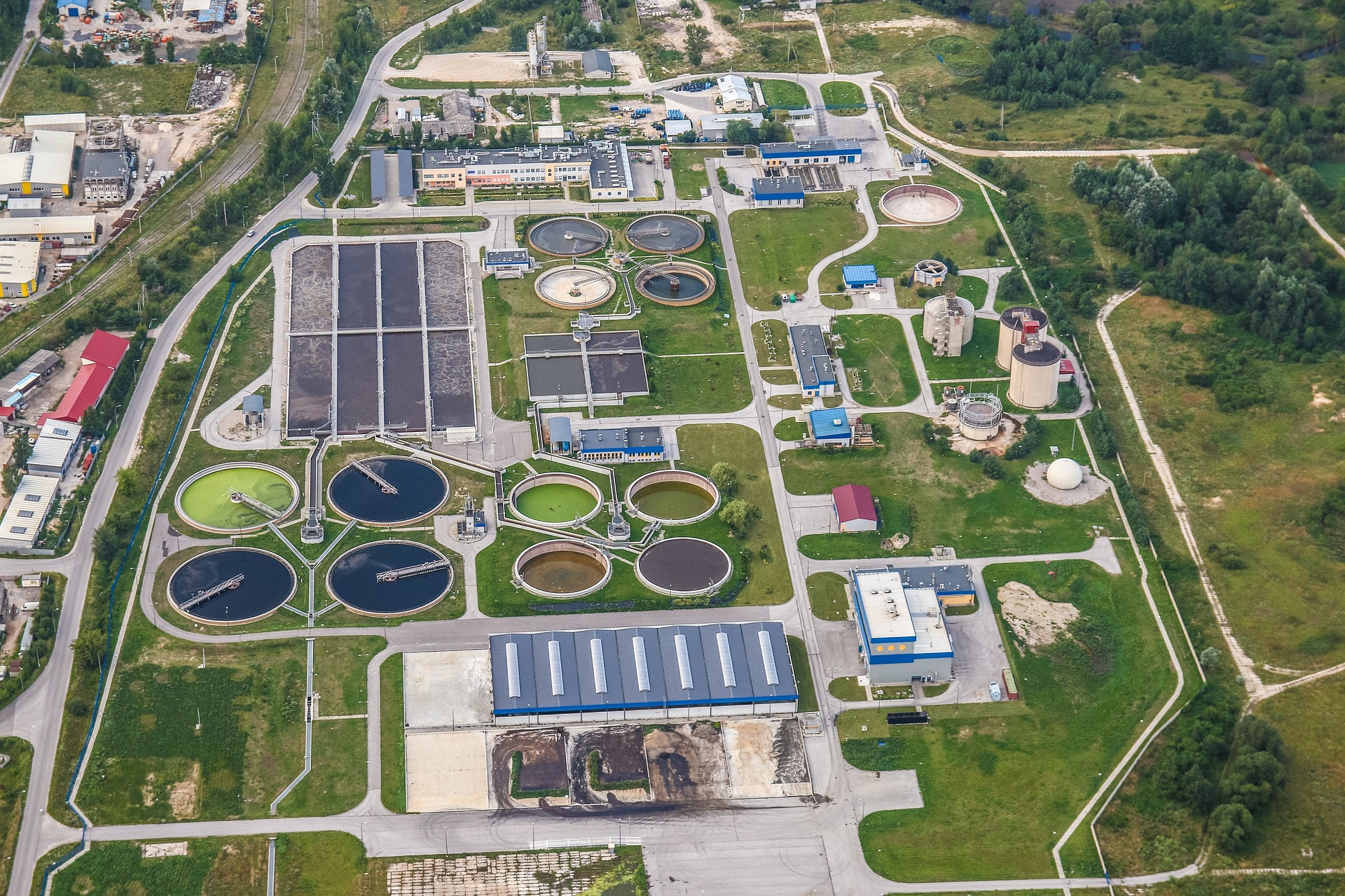 treatment-plant-wastewater-2826988_1920